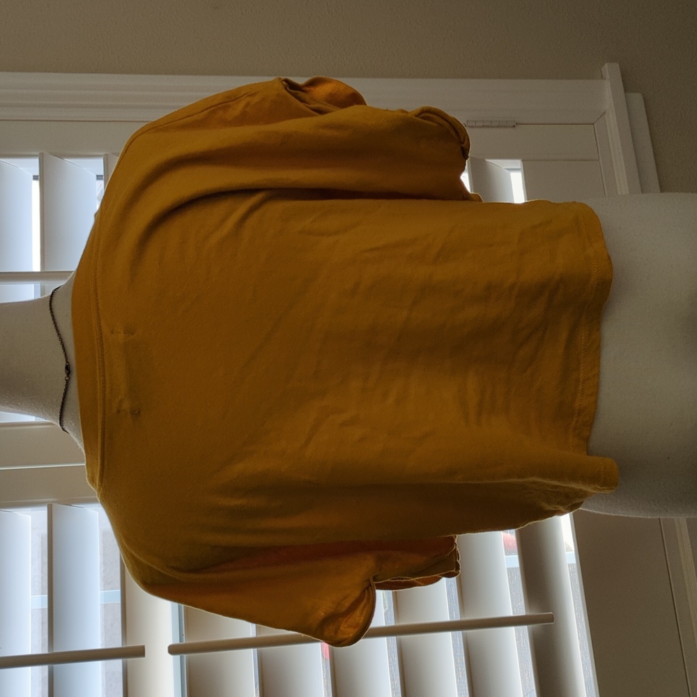 Crop top - Picture 2 of 5